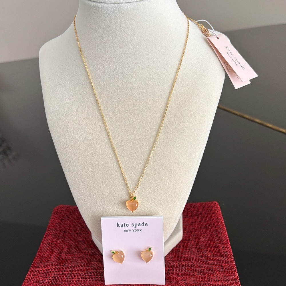 ♠️🧡 Kate Spade Gold Necklace with Peach Heart Pendant and Earrings set 🧡♠️